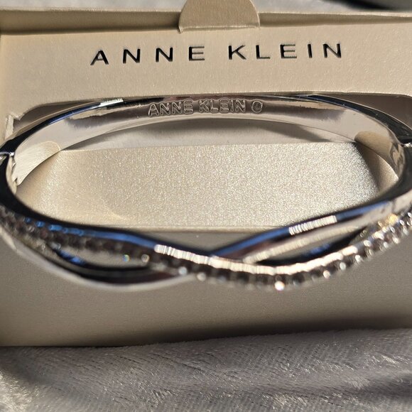 Anne Klein Bracelet - Picture 5 of 6